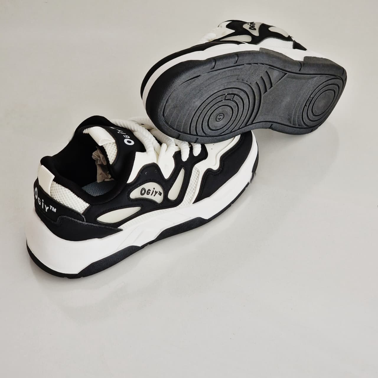 2025 أحذية رياضية أنيقة وعصرية - أحذية رياضية أنيقة تناسب جميع الأذواق للارتداء اليومي