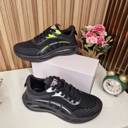 أحذية رجالية عصرية: مزيج أنيق ومريح من الأناقة والعملية.