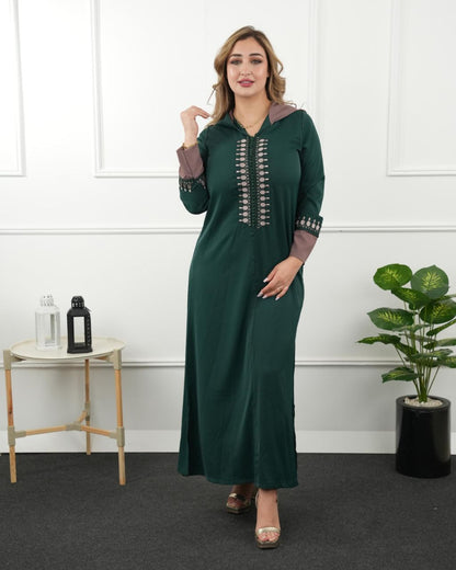 جلباب نسائي أنيق بتطريز مميز وتصميم عصري