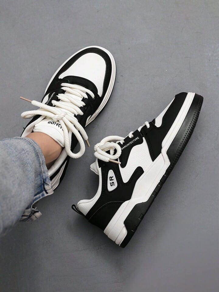 حذاء رياضي رجالي صيفي قابل للتنفس باللون الأبيض لعام 2024 - حذاء رياضي كاجوال عصري مناسب لجميع المناسبات