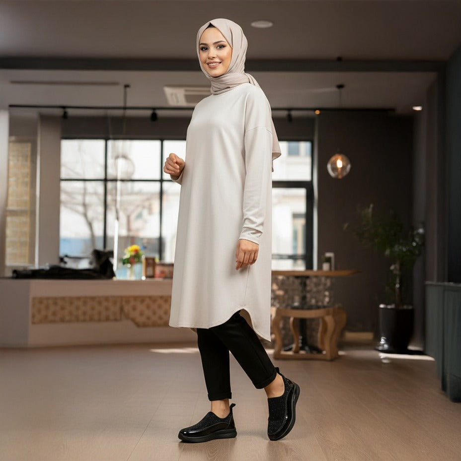 أحذية نسائية أنيقة باللون الأسود الكلاسيكي