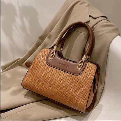 Elegant Woven Leather Handbag – Stylish Women’s Top Handle Shoulder Bag