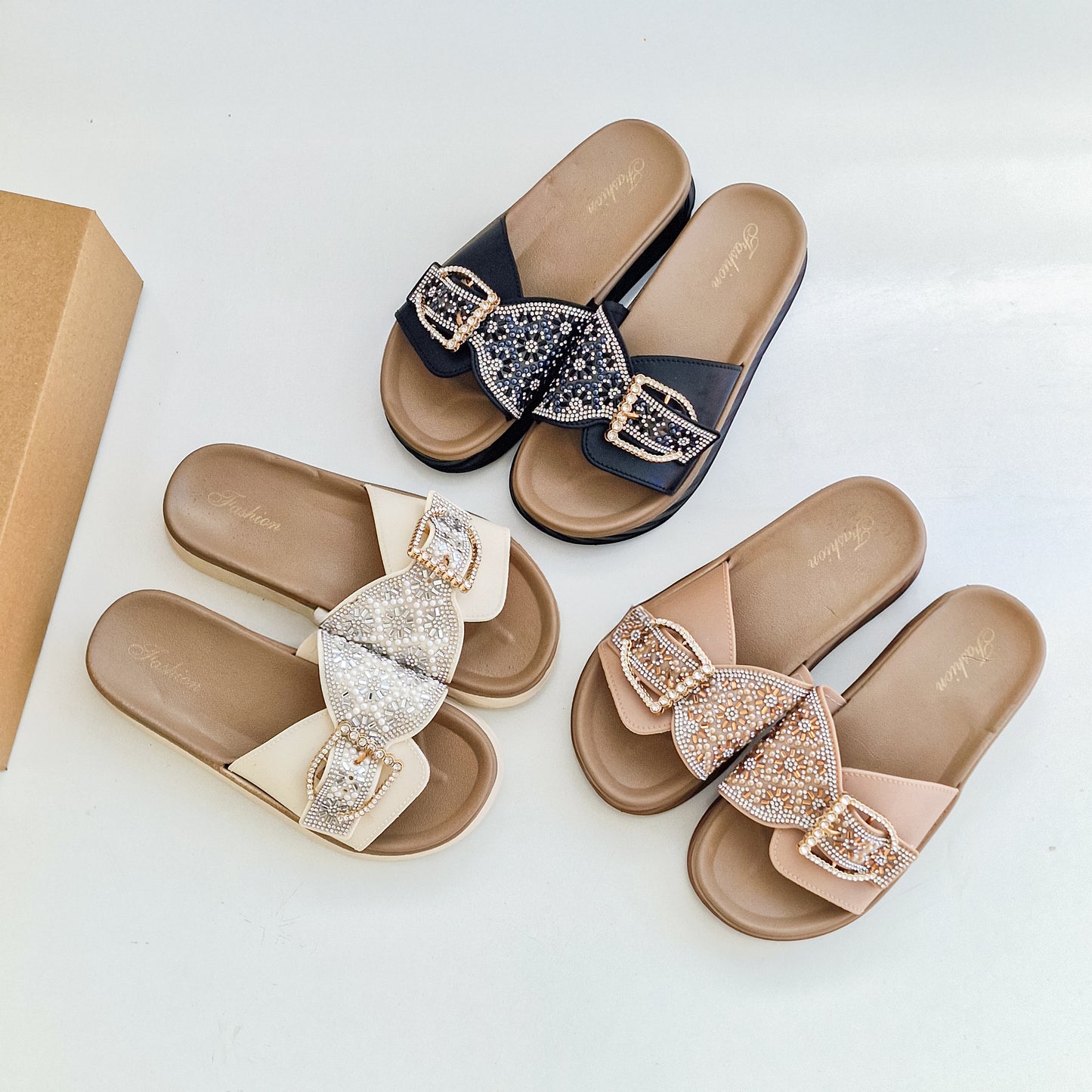 صنادل صيفية أنيقة للنساء - ناعمة للغاية، وجيدة التهوية، ومريحة وأنيقة