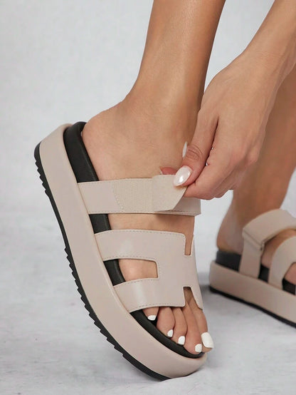 تمتعي بالثقة: صنادل فاخرة بكعب عالٍ ومفتوح - عززي من أناقتك وأعيدي تعريف أسلوبك