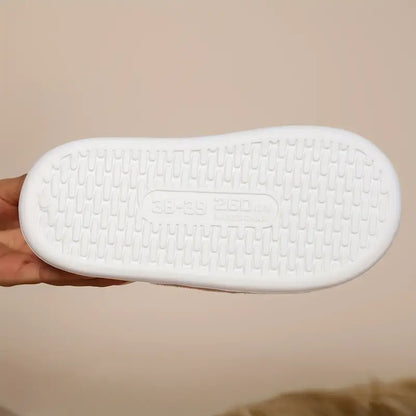 شبشب شتوي مريح بنعل سميك وبطانة مخملية للنساء