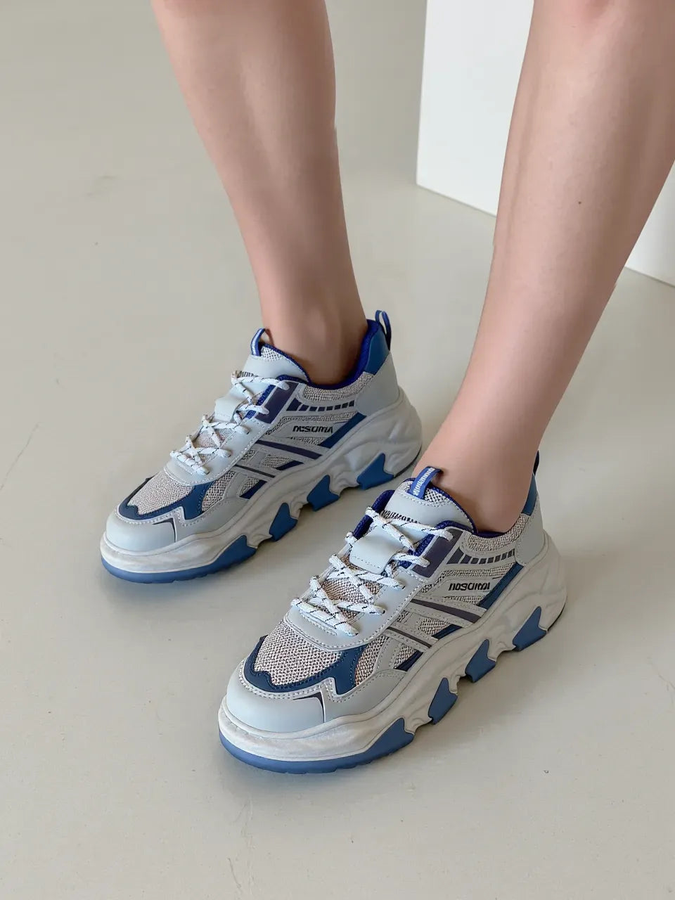 حذاء رجالي ذو نعل سميك لسنة 2025 - أحذية رياضية كاجوال شبكية قابلة للتنفس