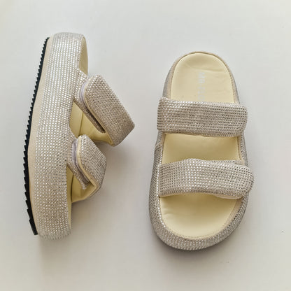 صنادل صيفية نسائية فاخرة لامعة - ناعمة ومريحة وعصرية