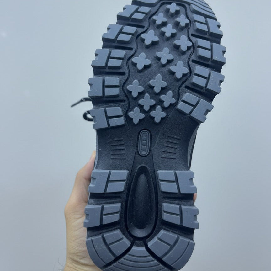 Men's rugged mesh trail sneaker - black/grey — Product image: 