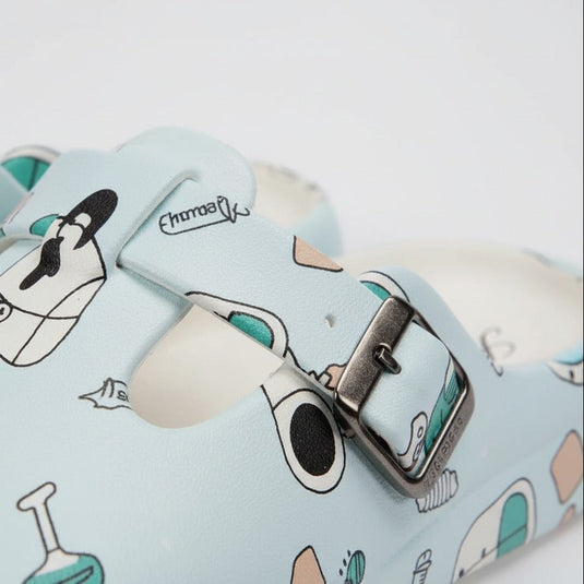 Women’s printed buckle clogs — Product image: 