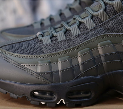 Step into Comfort and Style – Trendy Sneakers for Everyday Wear.GR