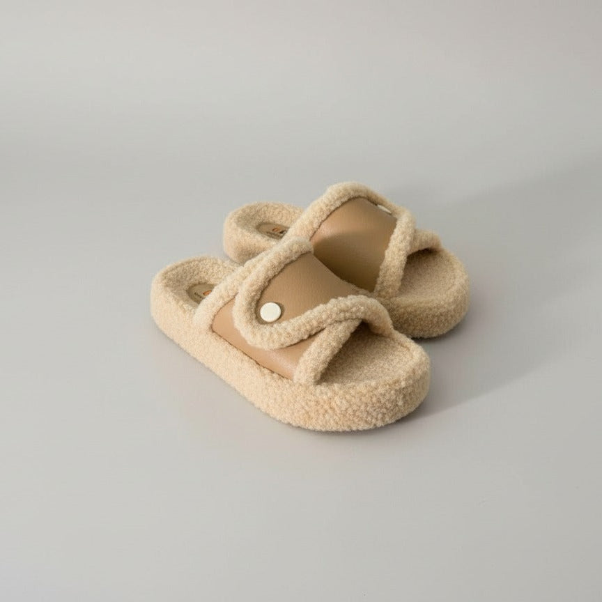 شبشب الفرو المريح – لمسة دافئة تواكب الموضة