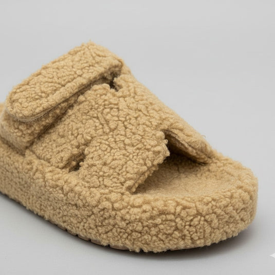 Women’s Fuzzy Sherpa Thong Slippers — Product image: 
