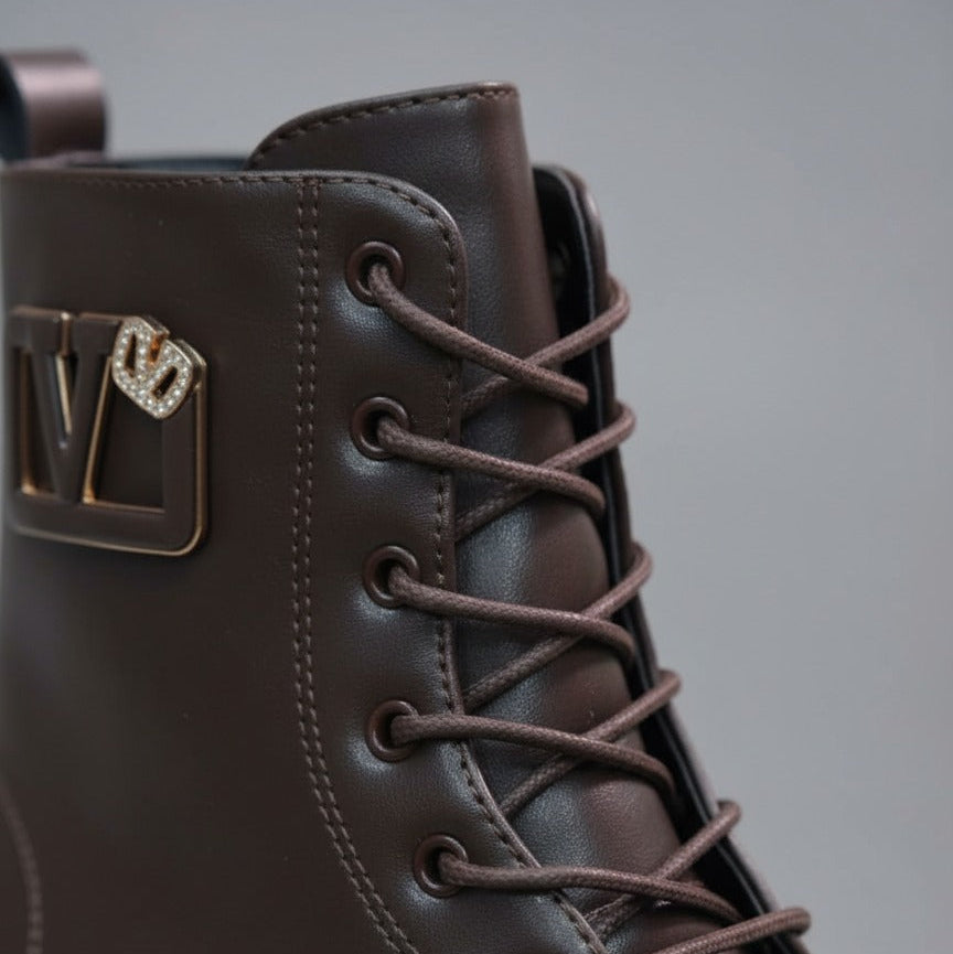 Women’s lace-up combat ankle boots with chunky lug sole — Product image: 