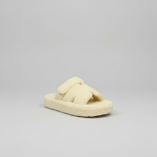 Women’s Fuzzy Sherpa Thong Slippers — Product image: 