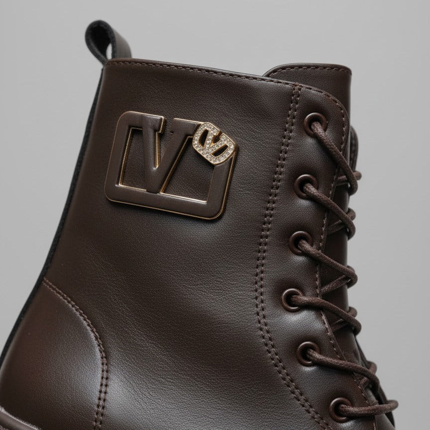 Women’s lace-up combat ankle boots with chunky lug sole — Product image: 