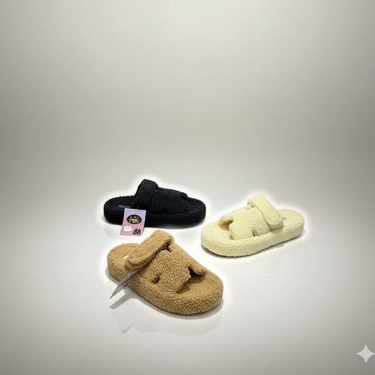 Women’s Fuzzy Sherpa Thong Slippers — Product image: 