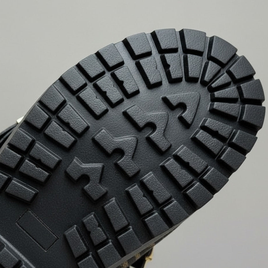 Women’s monogram buckle clog mules — Product image: