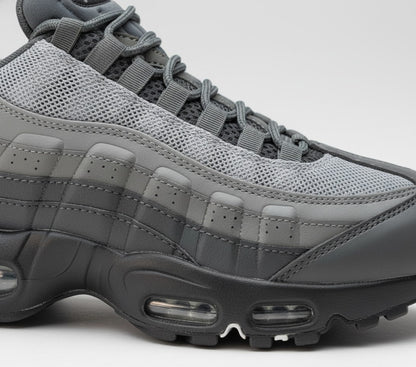 Step into Comfort and Style – Trendy Sneakers for Everyday Wear.GR