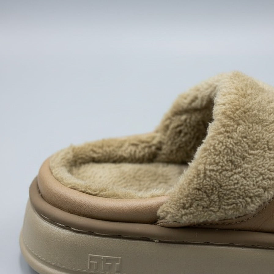 Women’s fleece-lined platform clog slippers — Product image: 