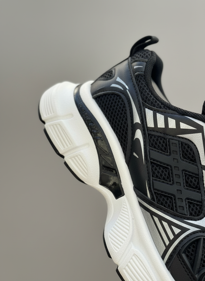 أحذية رياضية عصرية من ORQ - تصميم جريء وراحة تدوم طوال اليوم