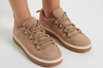 Trendy Women’s Platform Sneakers – Minimal Design, All-Day Comfort