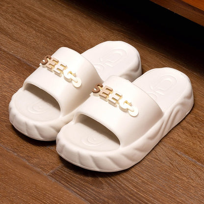 شبشب  أنيق وناعم للنساء - مصنوع من مادة ايفا.