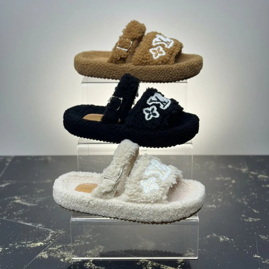 أحذية صندل فروية: راحة وأناقة لا مثيل لهما