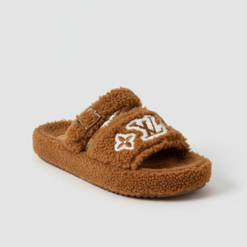 أحذية صندل فروية: راحة وأناقة لا مثيل لهما