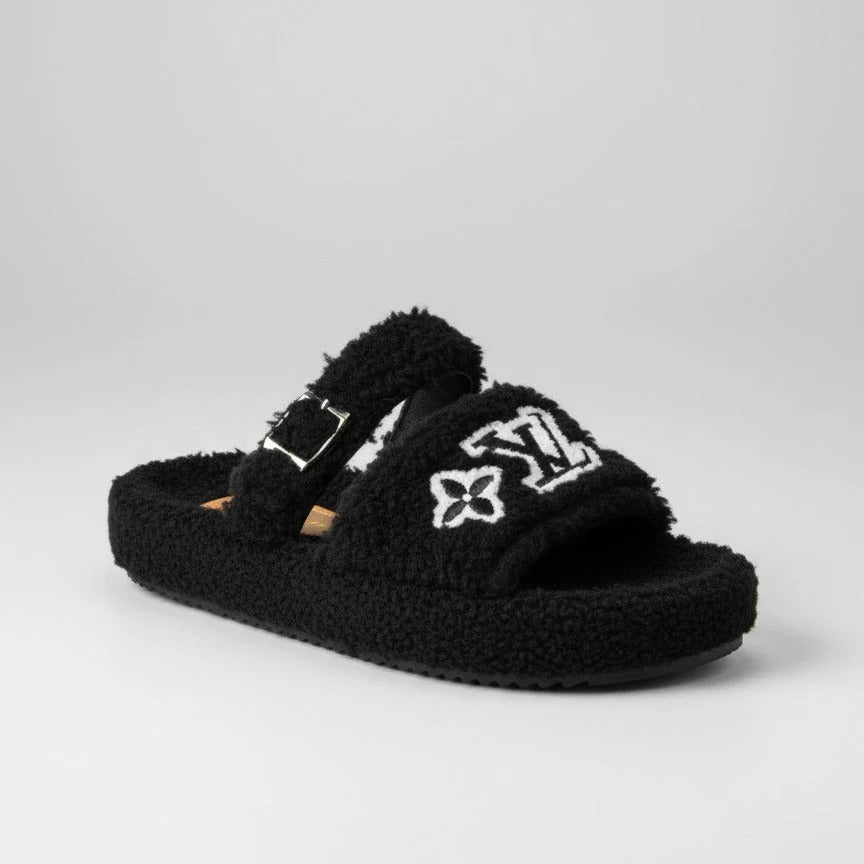 أحذية صندل فروية: راحة وأناقة لا مثيل لهما