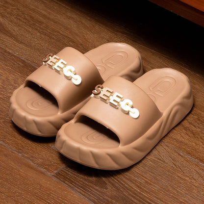 شبشب  أنيق وناعم للنساء - مصنوع من مادة ايفا.