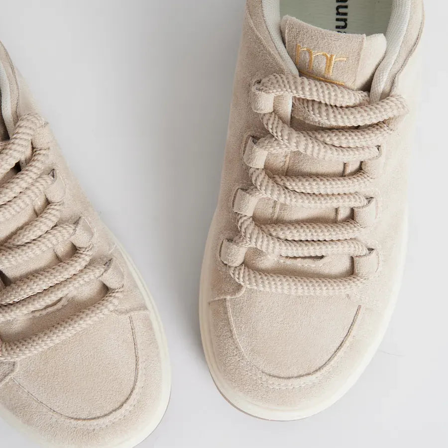Trendy Women’s Platform Sneakers – Minimal Design, All-Day Comfort