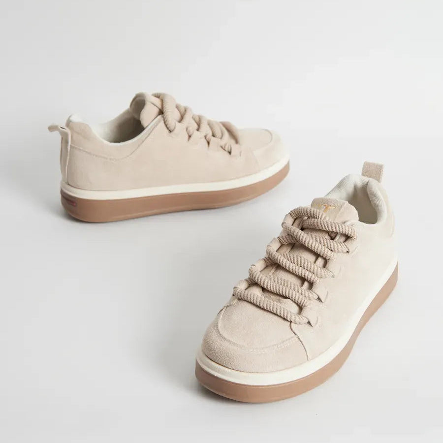 Trendy Women’s Platform Sneakers – Minimal Design, All-Day Comfort