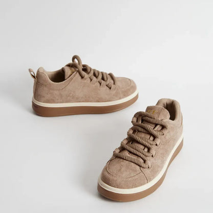 Trendy Women’s Platform Sneakers – Minimal Design, All-Day Comfort