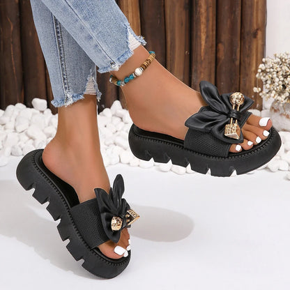 Women's summer sandals with thick soles. Soft soled flip flops for outdoor entertaining. Versatile beach sandals