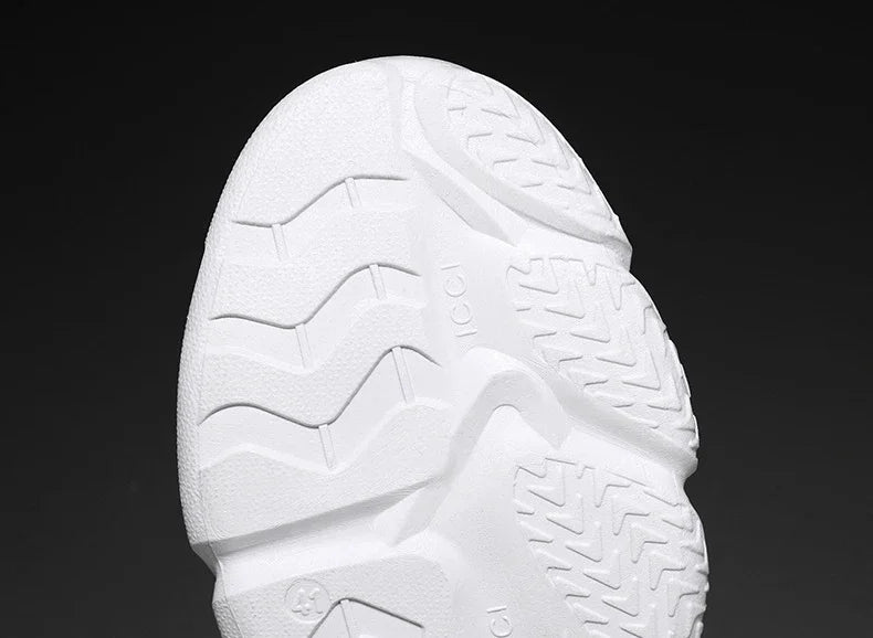 Versatile, breathable casual shoes for men. Designed with modern anti-slip technology