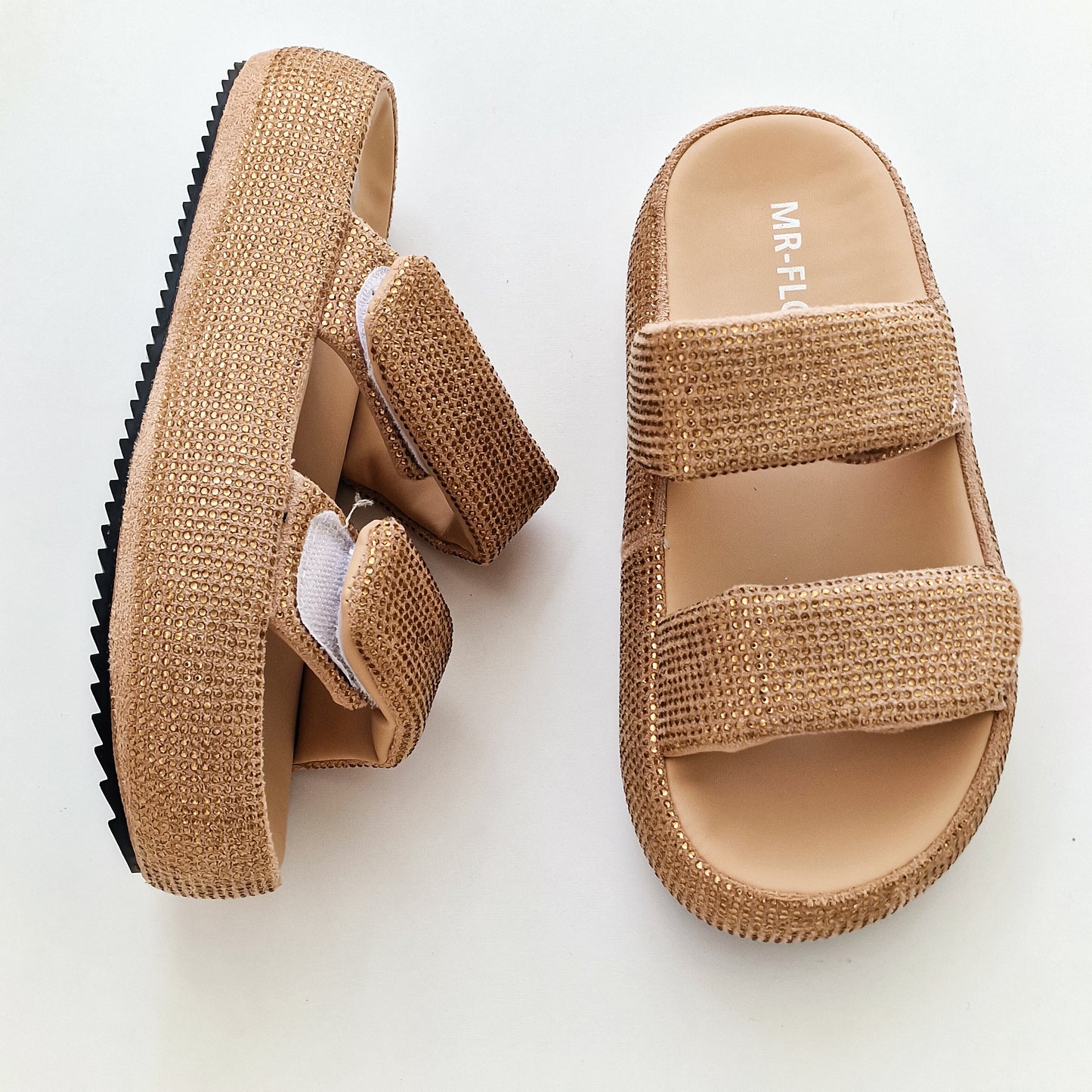 صنادل صيفية نسائية فاخرة لامعة - ناعمة ومريحة وعصرية